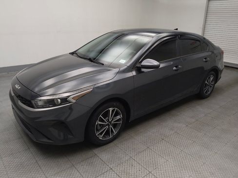Used 2023 Kia Forte LXS FWD image 2