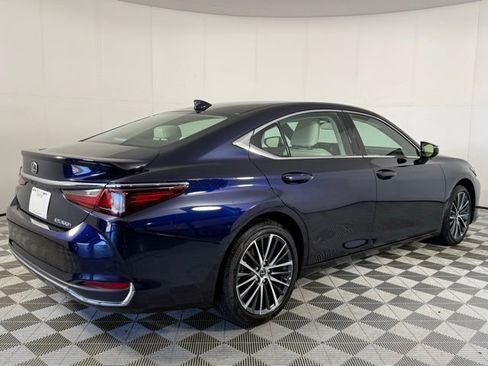 Used 2025 Lexus ES 300h w/ Premium Package image 10