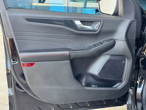 Used 2023 Ford Escape ST-Line w/ Tech Pack #1 AWD/4WD image 16