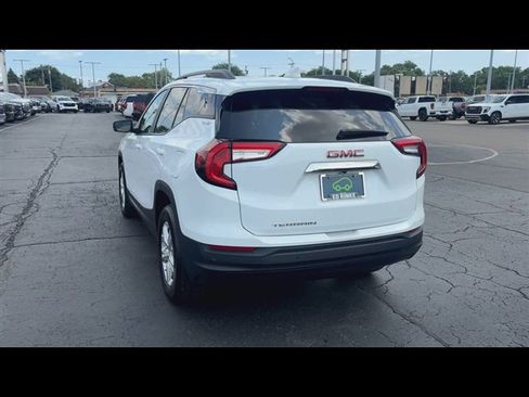 Certified 2024 GMC Terrain SLE w/ Driver Convenience Package FWD image 7