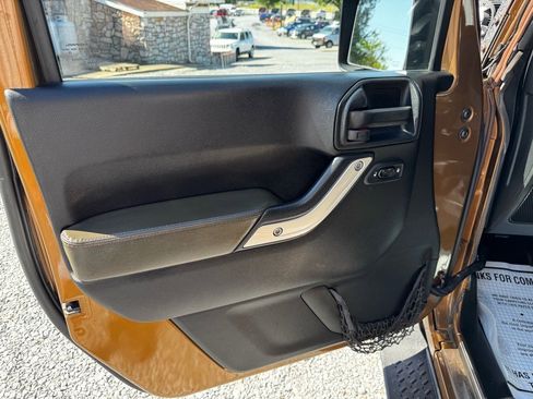 Used 2011 Jeep Wrangler 70th Anniversary w/ Dual Top Group image 19