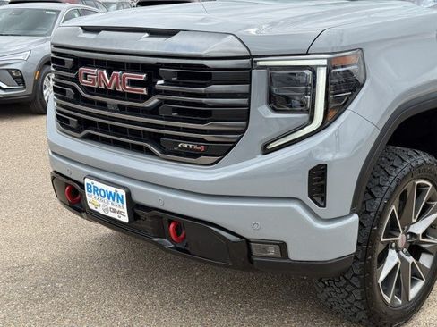 Used 2024 GMC Sierra 1500 AT4 w/ Technology Package AWD/4WD image 18