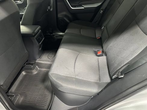 Used 2025 Toyota RAV4 XLE AWD/4WD image 45