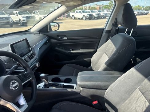 Certified 2025 Nissan Altima 2.5 SV FWD image 38
