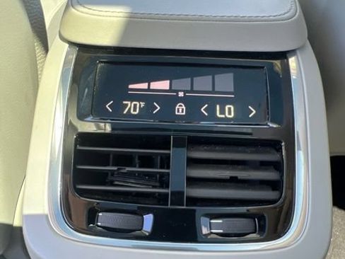Used 2023 Volvo XC90 B5 Core AWD/4WD image 26