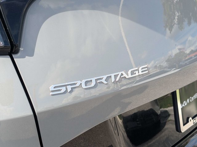 Used 2025 Kia Sportage SX AWD/4WD image 10
