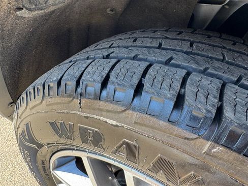 Used 2019 Jeep Grand Cherokee Limited image 10