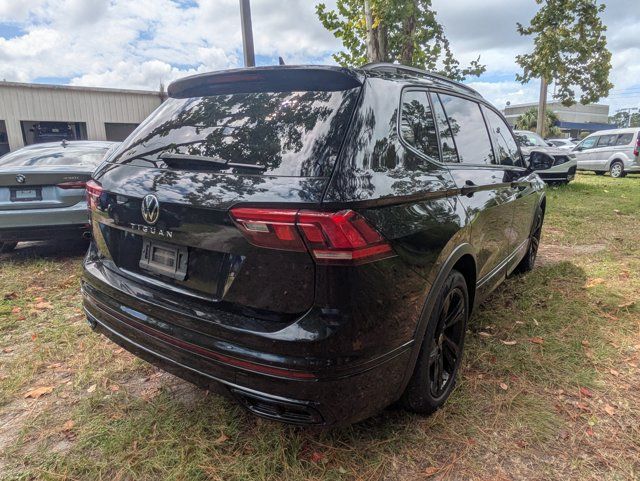 Used 2024 Volkswagen Tiguan SE R-Line FWD image 4