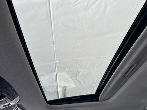 New 2025 Kia Niro EX Touring image 31