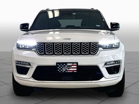 Used 2025 Jeep Grand Cherokee Summit w/ MOPAR Finishing Package AWD/4WD image 3