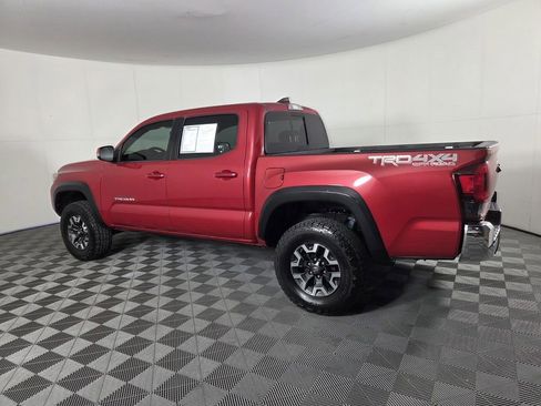 Used 2018 Toyota Tacoma TRD Off-Road AWD/4WD image 6