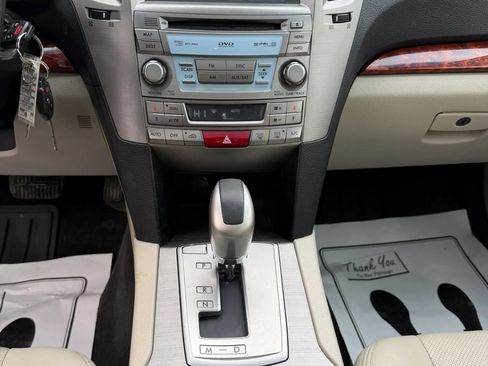 Used 2010 Subaru Outback 2.5i Limited AWD/4WD image 22