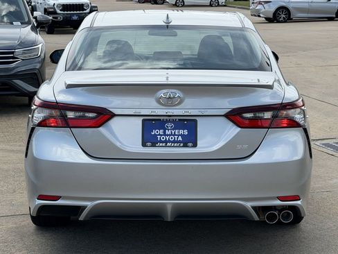 Used 2024 Toyota Camry SE FWD image 8