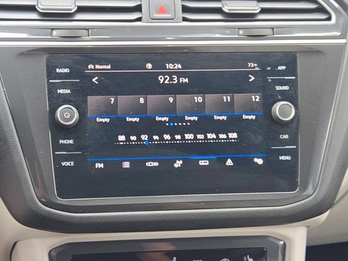 Used 2022 Volkswagen Tiguan SE AWD/4WD image 27