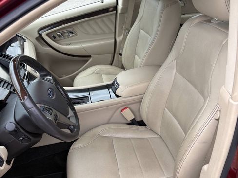 Used 2015 Ford Taurus Limited w/ Equipment Group 301A AWD/4WD image 8