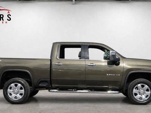 Used 2022 Chevrolet Silverado 2500 LTZ AWD/4WD image 2