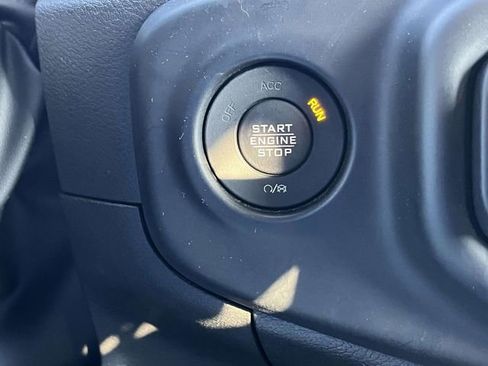 Used 2022 Jeep Gladiator Sport image 31