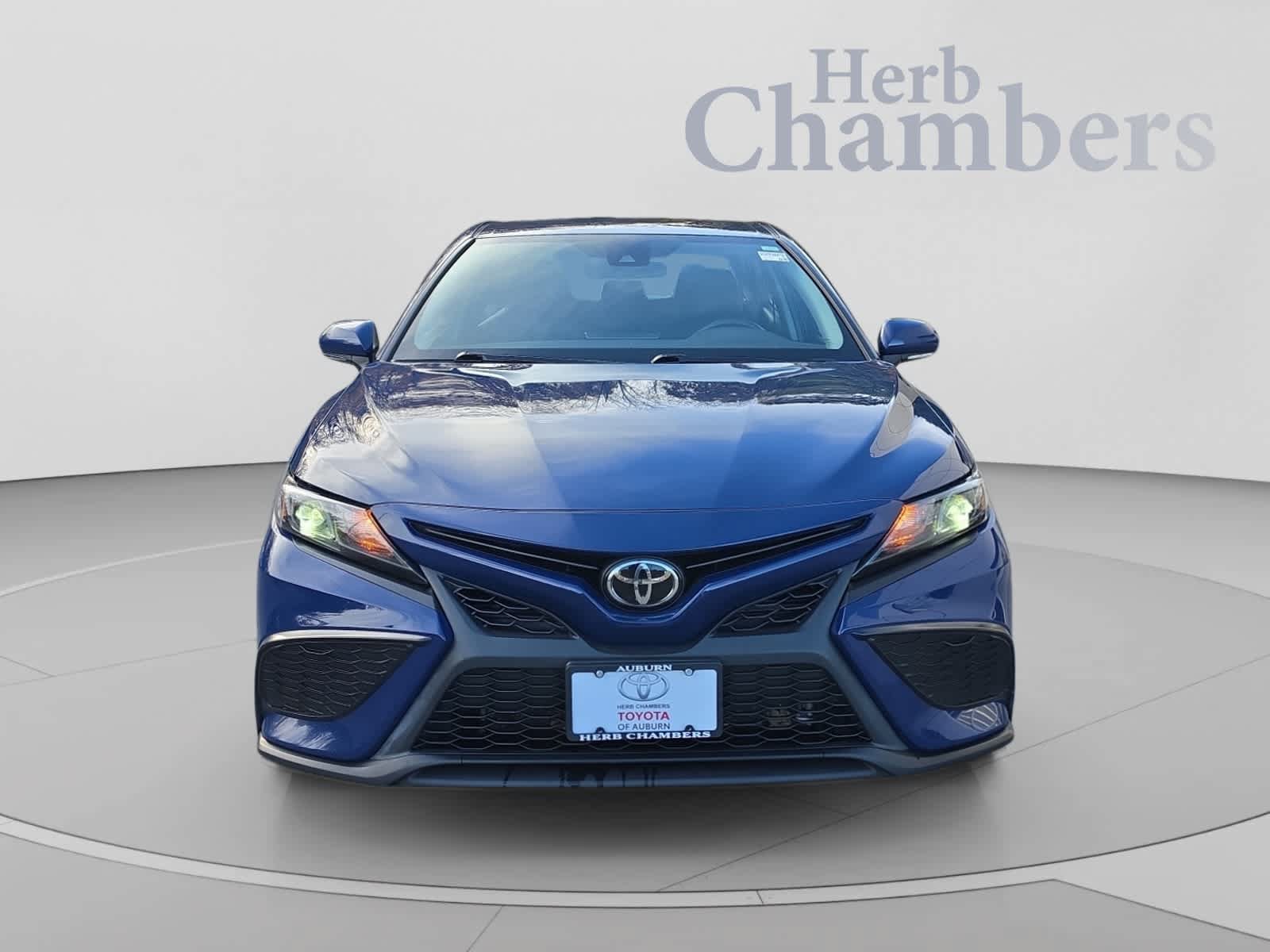 Used 2023 Toyota Camry SE AWD/4WD image 2