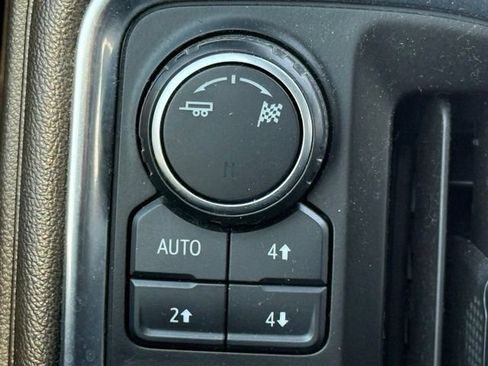 Used 2019 Chevrolet Silverado 1500 LT Trail Boss AWD/4WD image 24