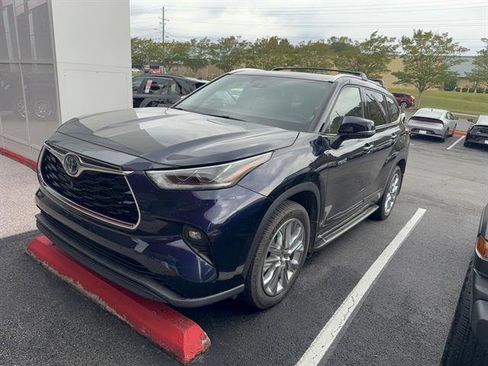 Used 2021 Toyota Highlander Limited image 1