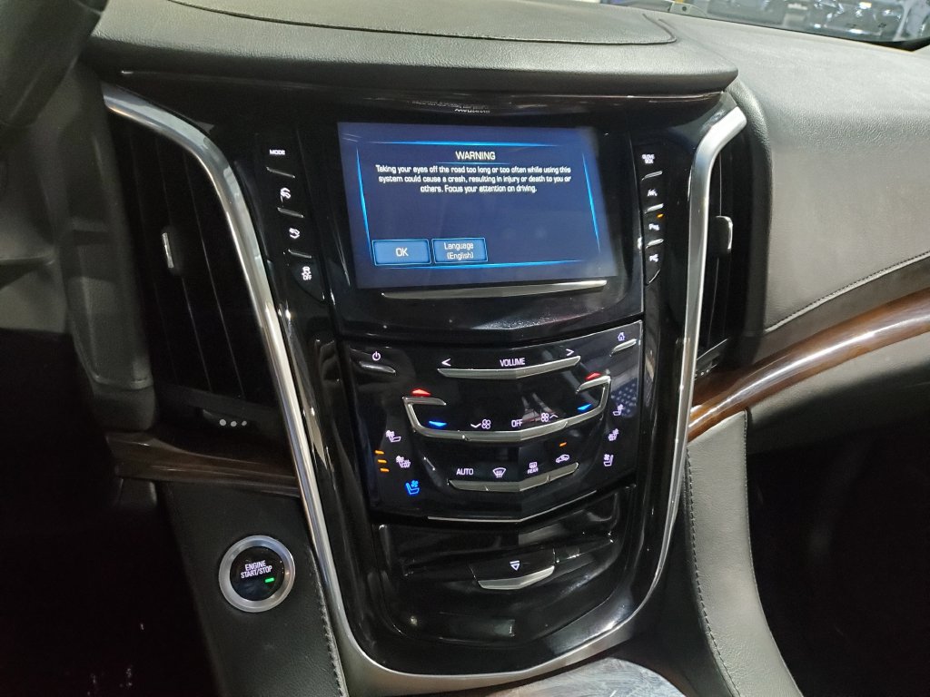 Used 2018 Cadillac Escalade Luxury RWD image 31