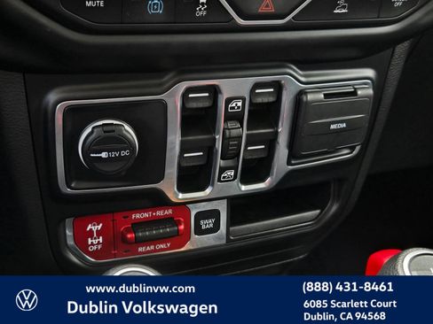 Used 2023 Jeep Wrangler Unlimited Rubicon 4xe w/ Cold Weather Group AWD/4WD image 23