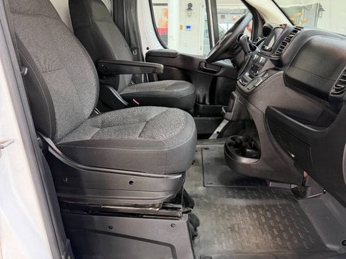 Used 2025 RAM ProMaster 2500 w/ Convenience Group FWD image 14