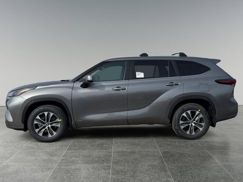 New 2026 Toyota Highlander XLE AWD/4WD image 2