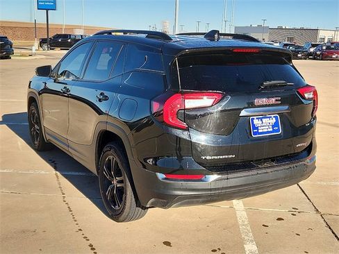 Used 2022 GMC Terrain AT4 image 3