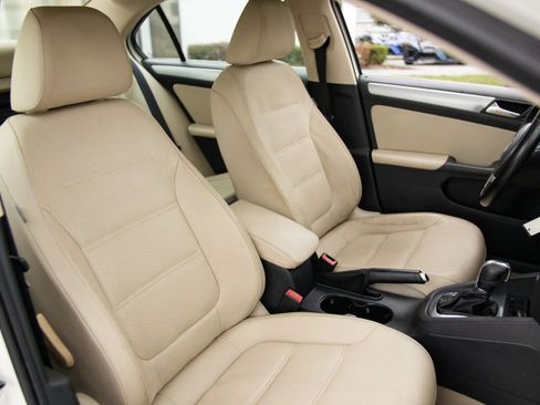 Used 2013 Volkswagen Jetta SE FWD image 20