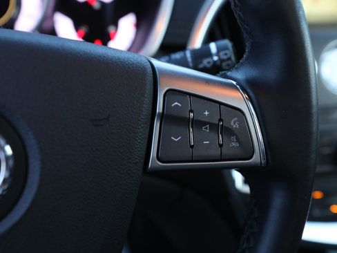 Used 2011 Cadillac SRX Luxury image 22