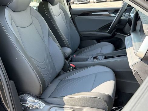 New 2026 Volkswagen Tiguan SE AWD/4WD image 7