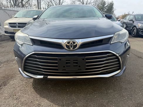 Used 2016 Toyota Avalon XLE Premium image 2