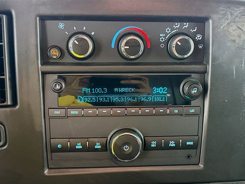 Used 2023 GMC Savana 2500 w/ Driver Convenience Package image 17