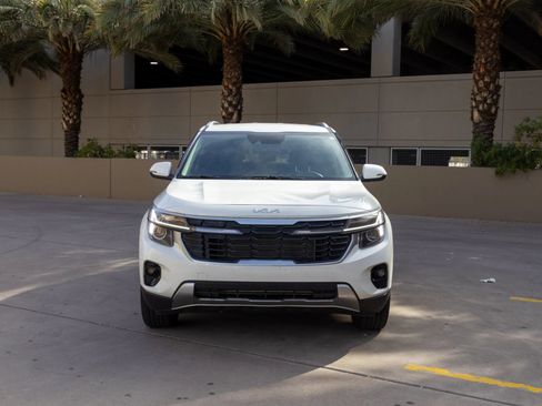 Used 2025 Kia Seltos S FWD image 2