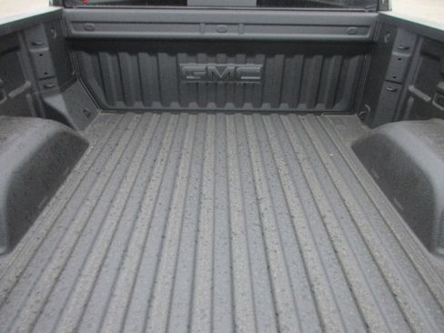 New 2026 GMC Sierra 1500 Denali w/ Denali Reserve Package AWD/4WD image 9