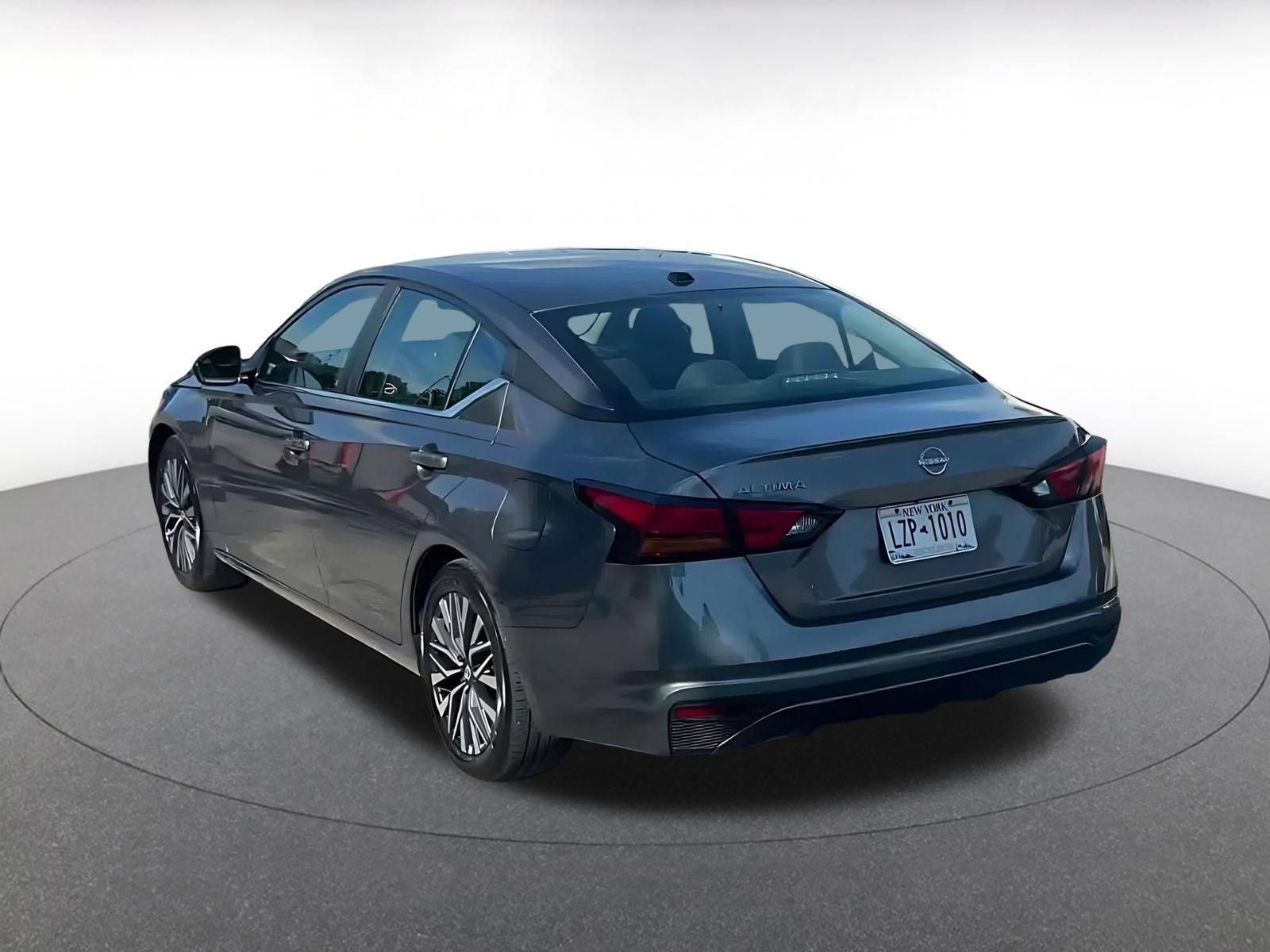 Used 2026 Nissan Altima 2.5 SV FWD image 10