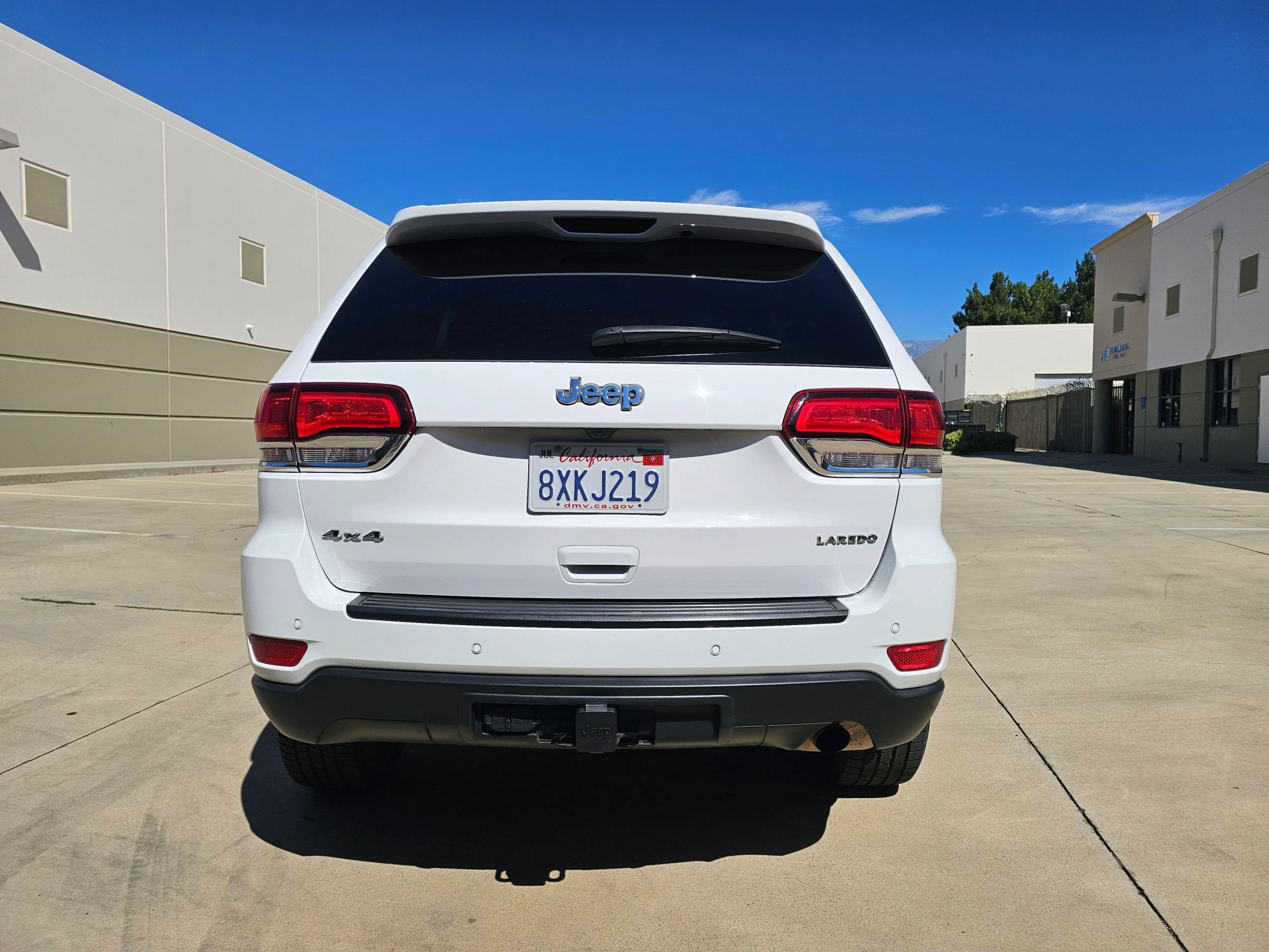 Used 2021 Jeep Grand Cherokee Laredo AWD/4WD image 6
