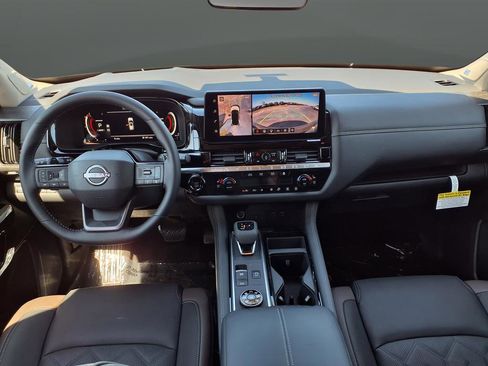New 2026 Nissan Pathfinder Platinum AWD/4WD image 11