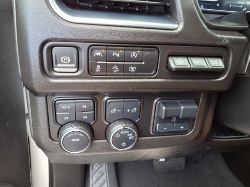 Used 2024 Chevrolet Tahoe High Country w/ Premium Package image 15