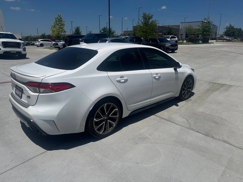 Used 2022 Toyota Corolla SE FWD image 3