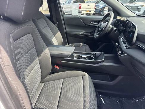 Used 2025 Chevrolet Equinox LT FWD image 25