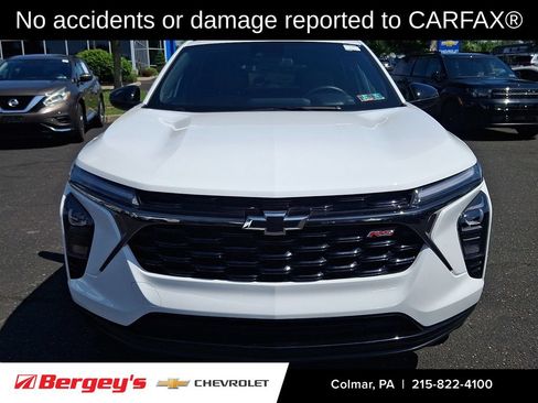 Certified 2025 Chevrolet Trax RS w/ Driver Confidence Package FWD image 2