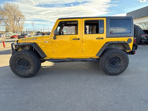 Used 2015 Jeep Wrangler Unlimited Rubicon w/ Connectivity Group image 4