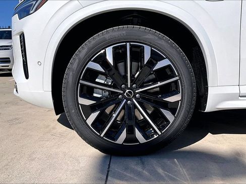 New 2026 Volvo XC90 T8 Ultra w/ Protection Package Premier image 37