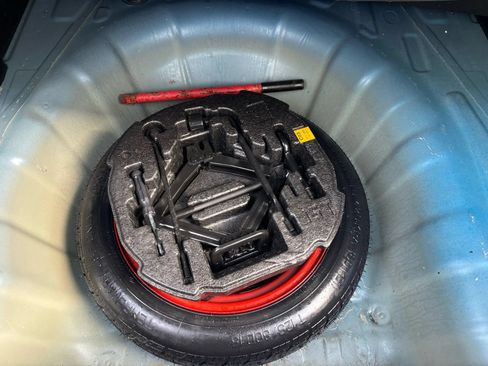 Used 2017 Hyundai Elantra SE FWD image 25