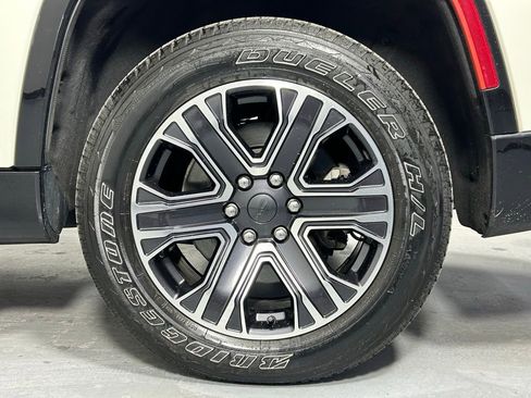 Used 2022 Jeep Wagoneer Series III image 37