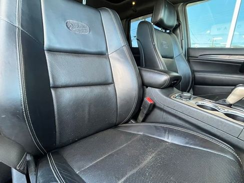 Used 2017 Jeep Grand Cherokee Overland image 30