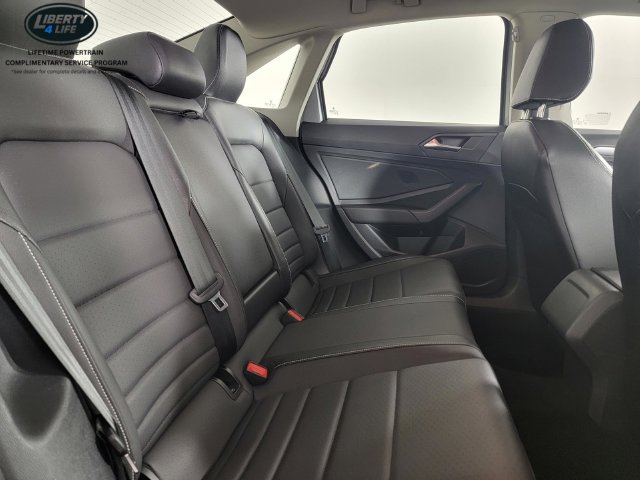 Used 2024 Volkswagen Jetta SE FWD image 19