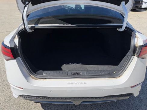 Used 2022 Nissan Sentra SR w/ SR Premium Package image 12